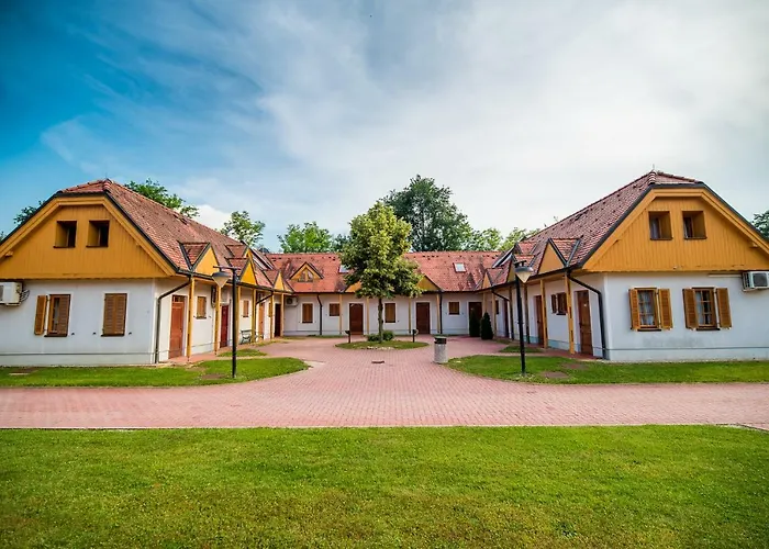 Golf With Tickets Discount Apartment *