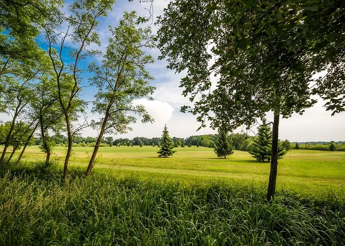 Apartment Golf With Tickets Discount